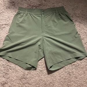 BURLEBO Olive green shorts